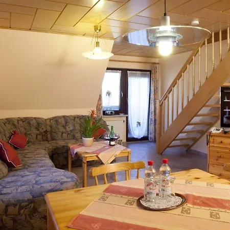 Πανσιόν Landgasthof - Zum Stern Linden (Neustadt (Aisch))