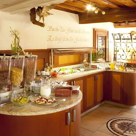 Landgasthof - Zum Stern Πανσιόν Linden (Neustadt (Aisch))
